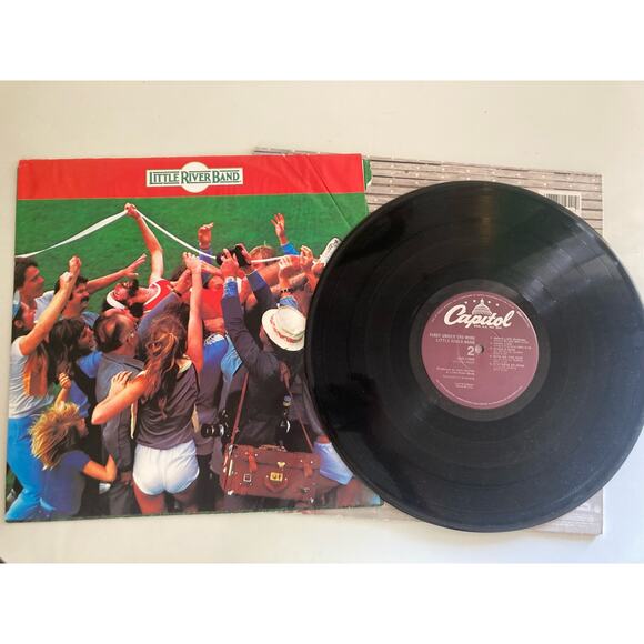 Little River Band First Under The Wire Album Lp Vinyl Capitol - Picture 2 of 4